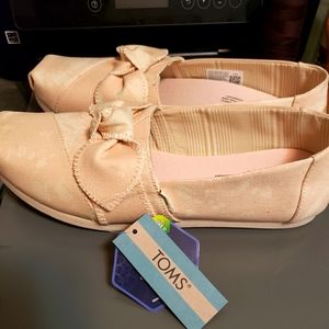 Toms Shoes